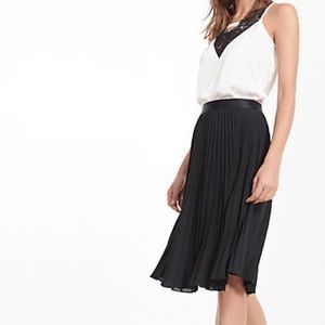 Express black pleated skirt